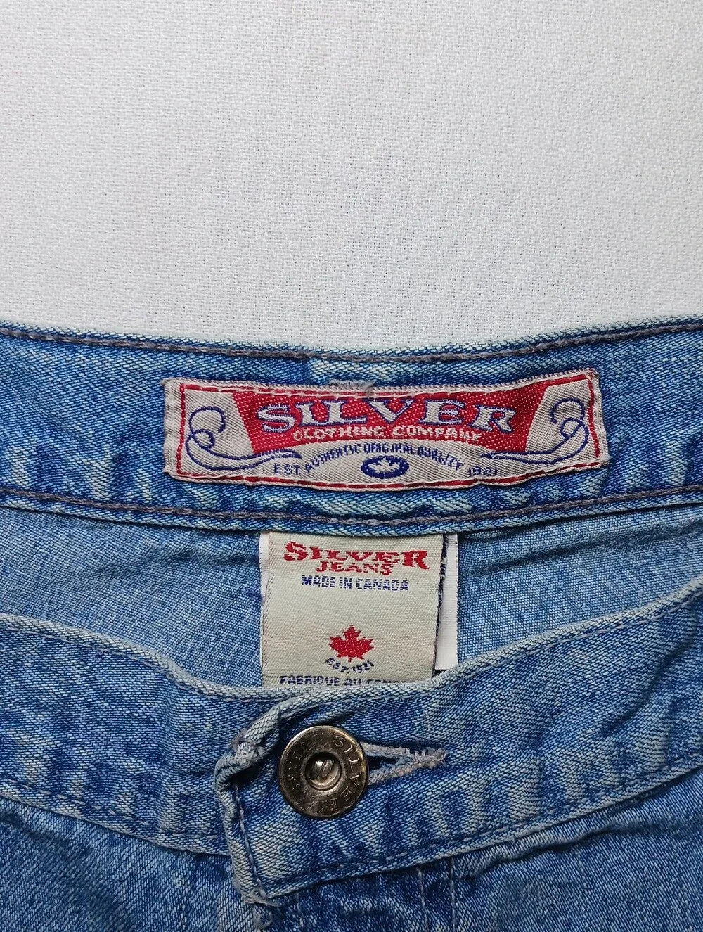 Vintage Silver Jeans Mens Denim Shorts Jorts Size 38 Light Wash Flap Pockets